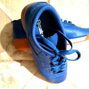 Reebok Classic Sneakers with Gum Sole Size 6.5